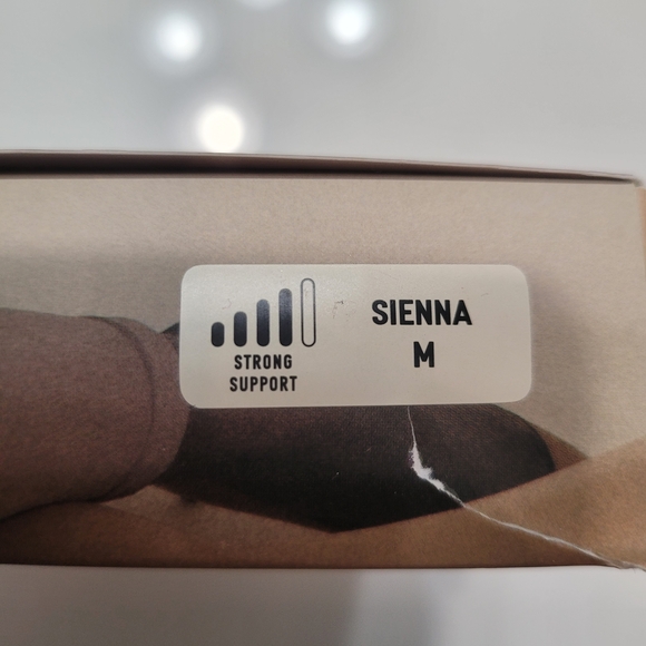 SKIMS Tan Shapewear Leggings Strong Support New Size M - Picture 15 of 15